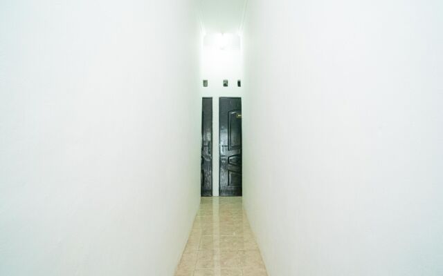 RedDoorz @ Aralia Harapan Indah