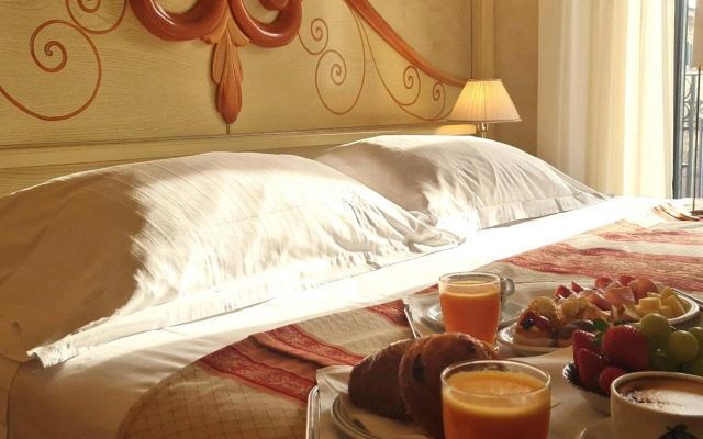 Colomba D'Oro Hotel
