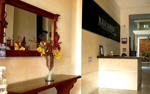 Hotel El Flor Amarillo
