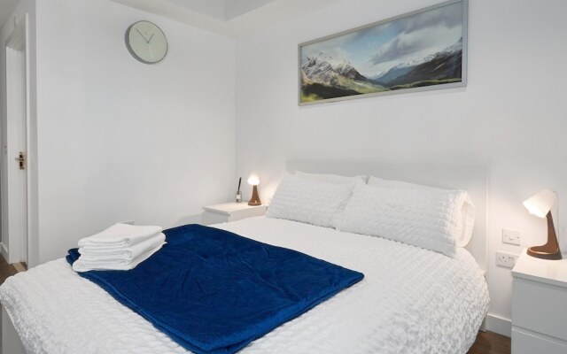 Immaculate 2-bed Apartment in London