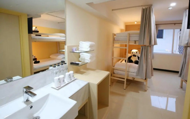 Lucky Panda Hotel