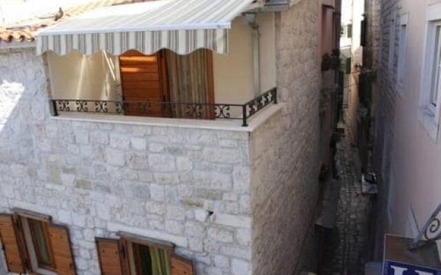 Trogir Old Town Apartments