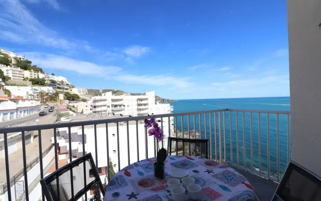 Apartment in Roses With Balcony