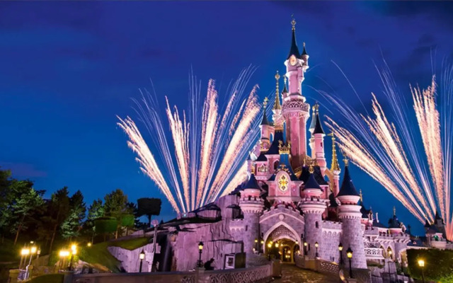 New & Modern house / Near RER / Disney & Paris