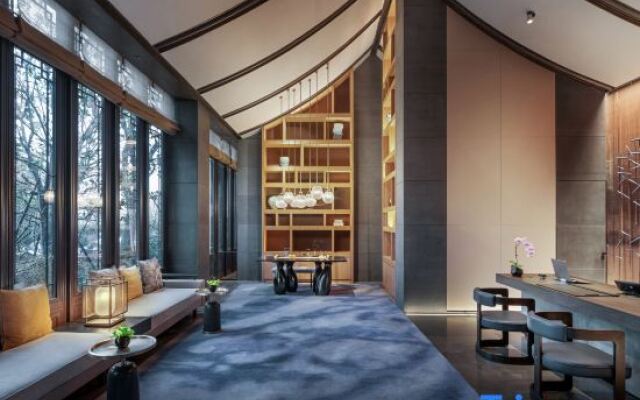 Zhoushan Green City Rose Garden Taoyuanli Hotel