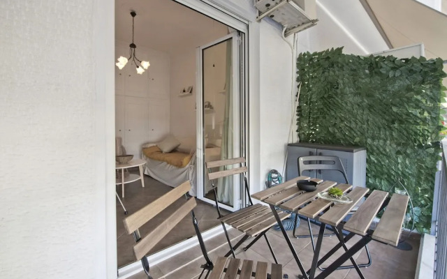 Irida With 1 Bedrooms and 1 Bathrooms