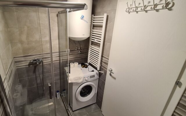Urban Hostel & Apartments