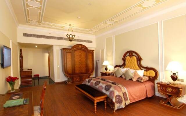Orient Taj Hotel &Resort