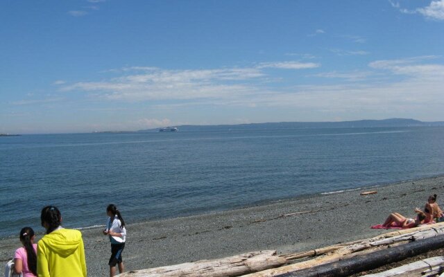 Hammond Bay Artful Suite