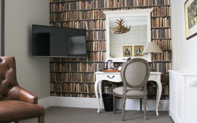 The Clerk & Well Pub & Rooms