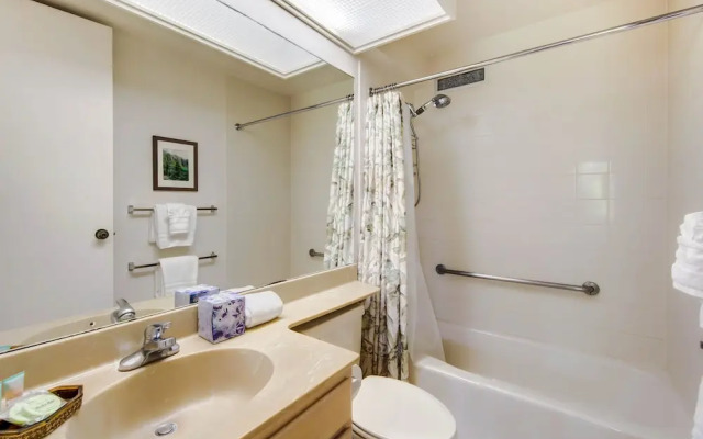 Cliffs 5205 1 Bedroom Condo by RedAwning