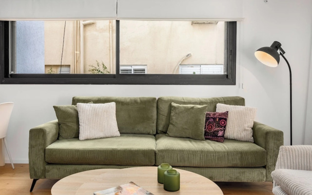 Sunny Chic in TLV Center by Sea N' Rent