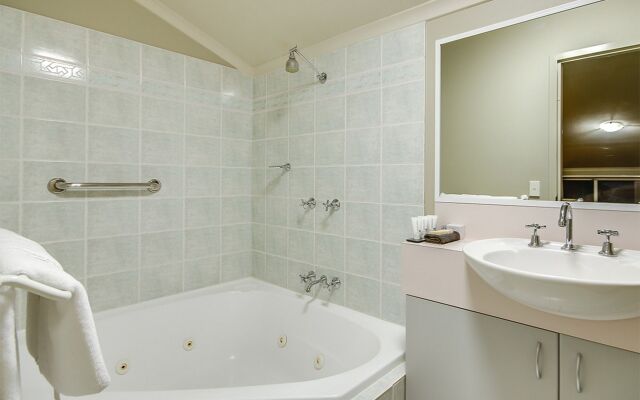 Horizons Lake Jindabyne