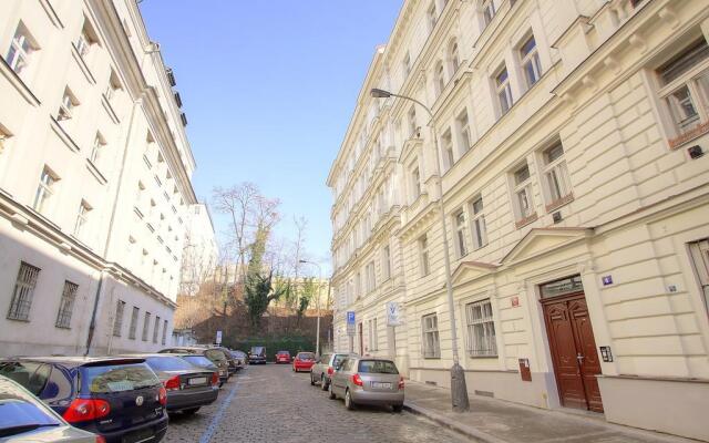 Botanical garden apartment