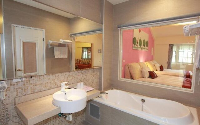 Flower Whisper B&B