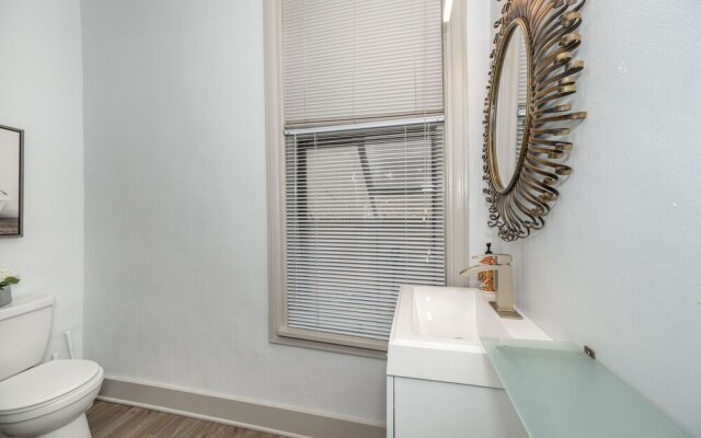 Historic Gem Russell Suite 2