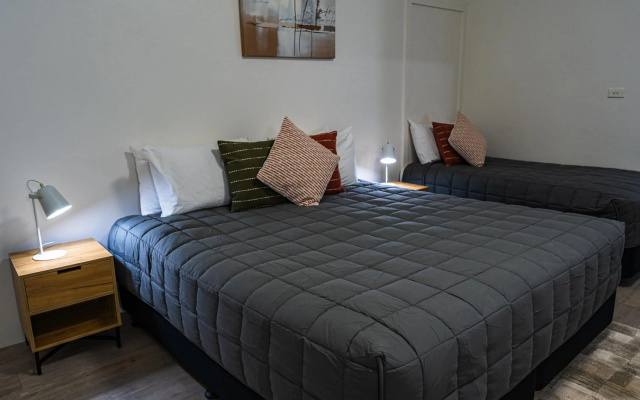 Campbelltown Colonial Motor Inn – Guest Rooms – Sydney