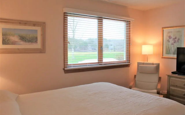 51 Middlecott - 2 Bedroom Condo