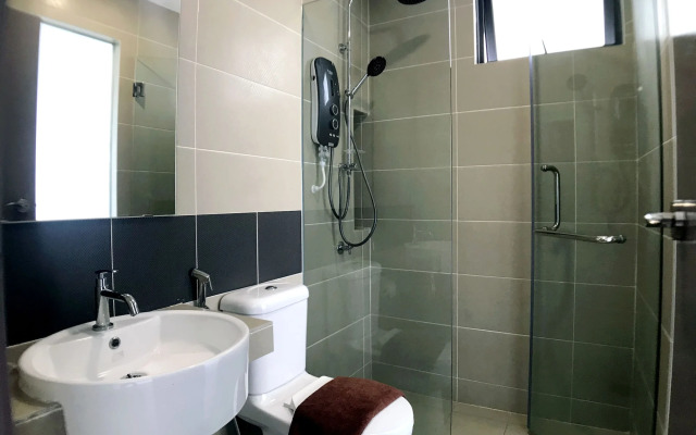 One Amerin Mall & Suites