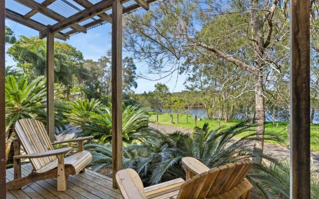 Fuller Holidays - Belongil Beach Pavilion House, 18A Childe St