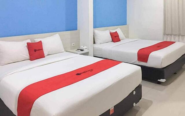 RedDoorz Plus @ Panorama Villas Batu