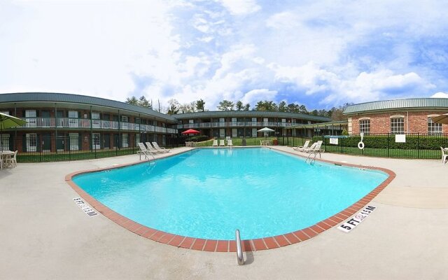 Greenville Inn & Suites