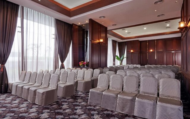 V E Hotel & Residence