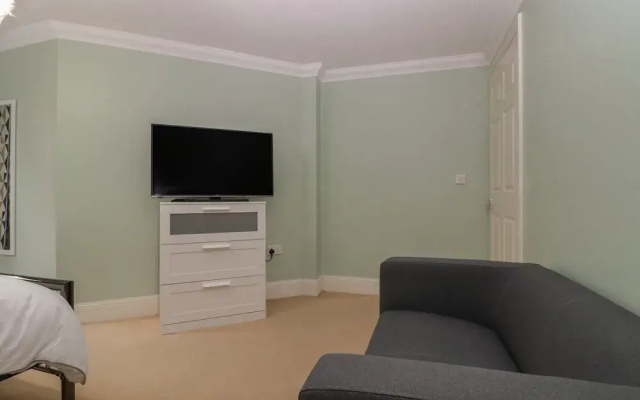 Townbridge Apartment