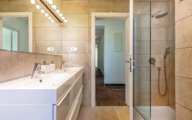 Nice Home in Crikvenica With Sauna, Wifi and 5 Bedrooms