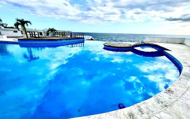 ON THE Caribbean SEA - Crystal Apartment