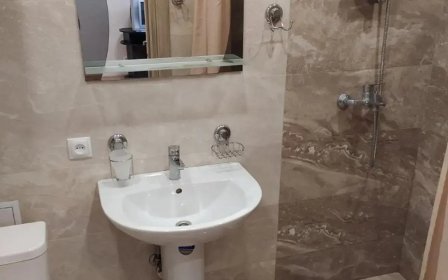 Lux Apartment Вокзал. Надежды Алексеенко 30