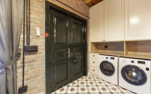 Avlulu Konak Kucukkoy