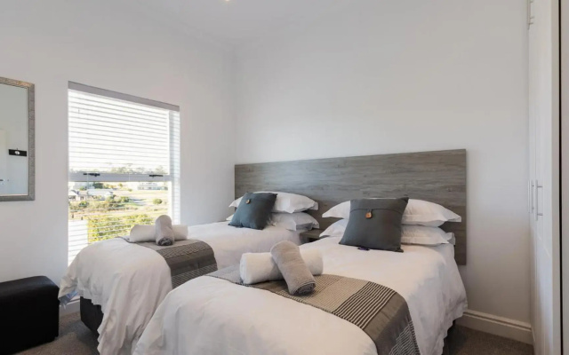 21 Manor Kingswood