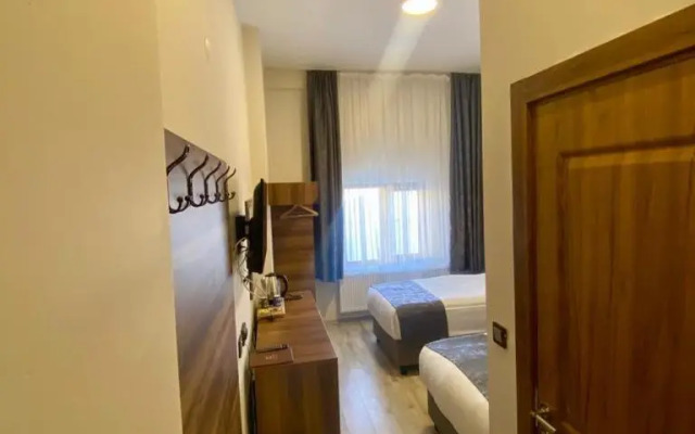 Zumrut Palas Hotel