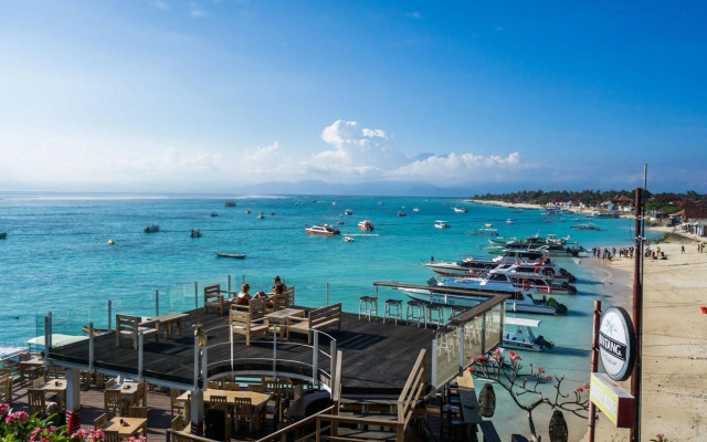 Ware Ware Surf Bungalow Lembongan