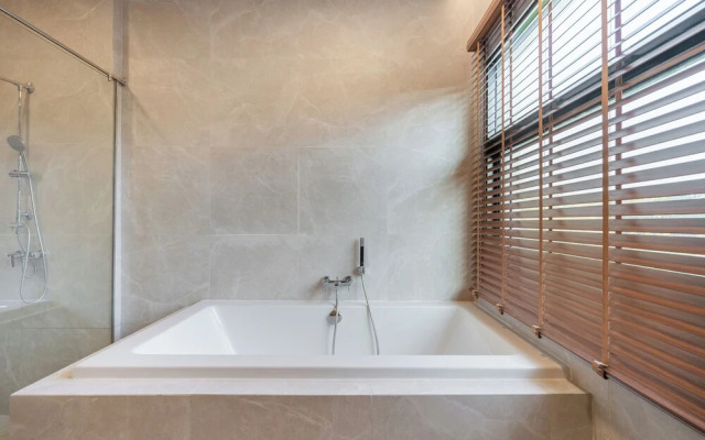 Mövenpick Pool Villa 6BR