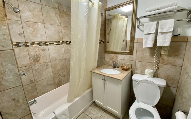 Royal Inn Claremont