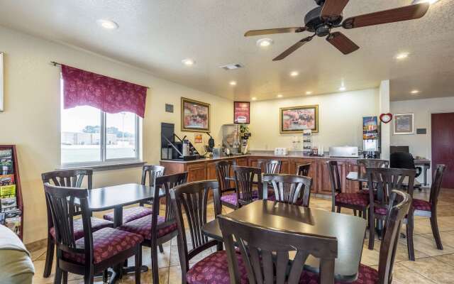 Econo Lodge Inn & Suites Searcy