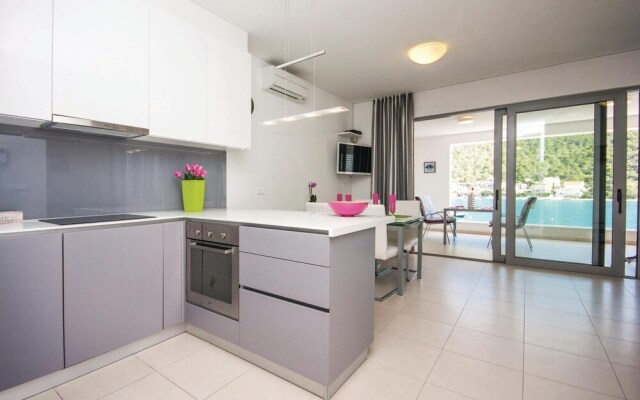 Amazing Home in Grebastica With Wifi and 2 Bedrooms