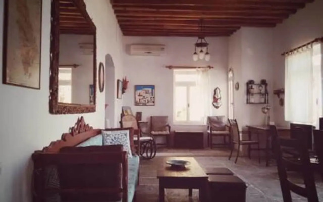 Stunning House - Sleeps 11, Terrace & Sea View