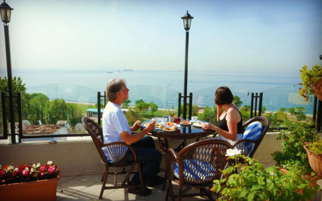 Artefes Hotel Old City