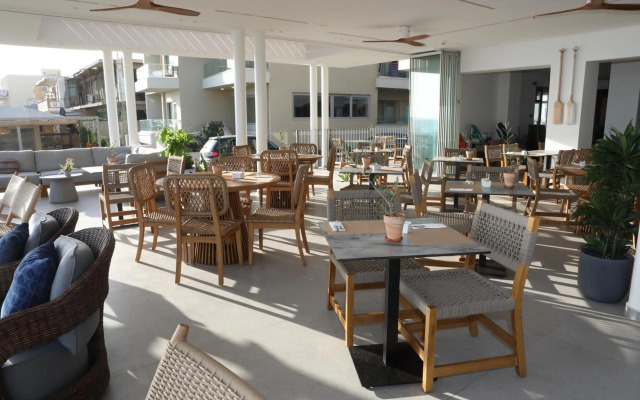 Ammos Suites