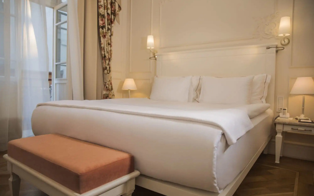 Corinne Art & Boutique Hotel