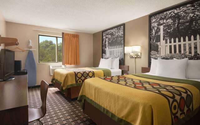 Super 8 by Wyndham Mayfield