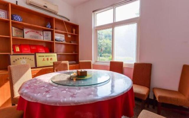 Mogan Mountain Yunpan Xingxi Guesthouse