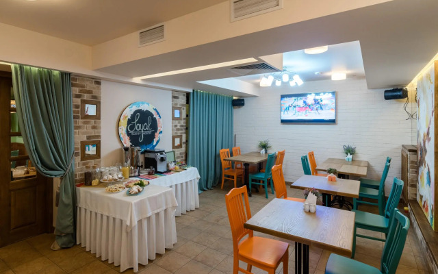 Лоял Гостевой Дом