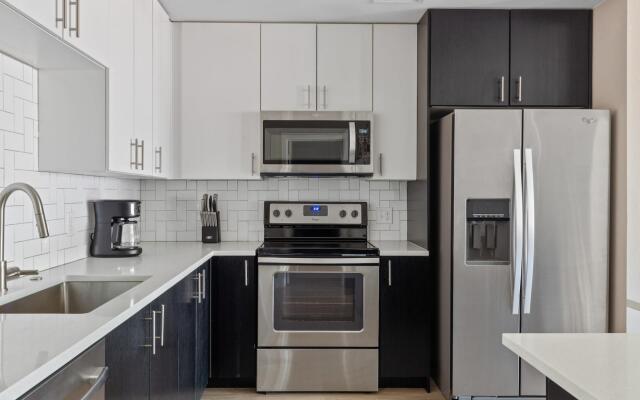 Denver | Premiere 2BD/2BA Riverfront Apartment