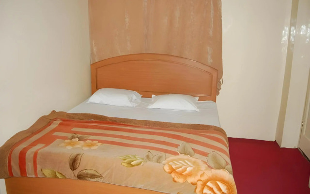 OYO 85927 Marias Hotel