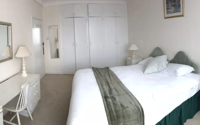 Elegant & Bright English Style 1 Bed Hyde Park