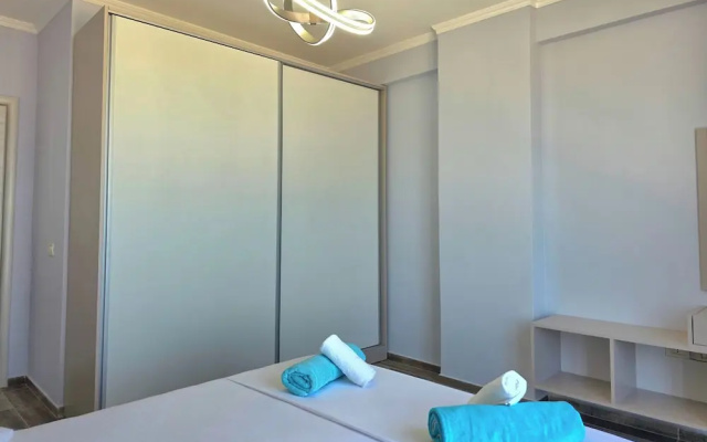 Beachfront & Sea View Apartment 101